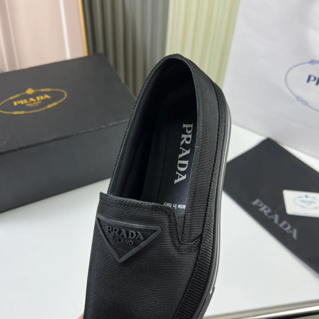 Men's shoes 💰540💰 [PRADA] Popular items in men's shoes counter, synchronized with the official website, fashionable slip-on slip-on shoes. High-quality shipment ✔️Original imported waterproof fabric + cowhide lining, 1🆚1 replica, original original outsole, 38-45 (45 customized, non-refundable)